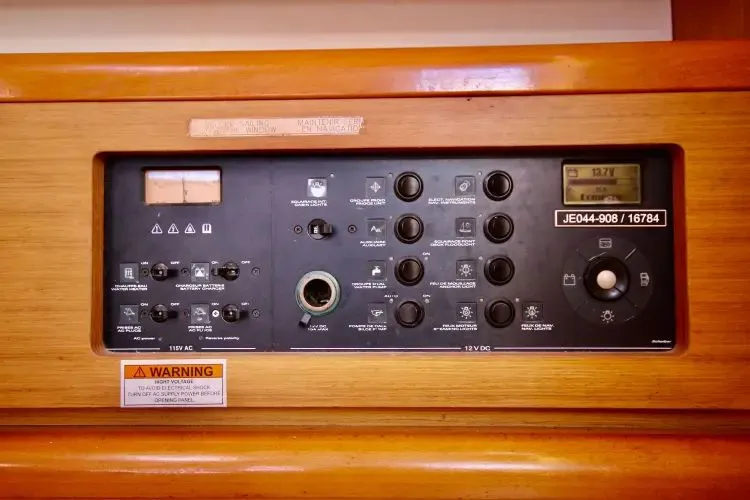 Slide: The Image of 2009 Jeanneau 44i - Image 14 - 14