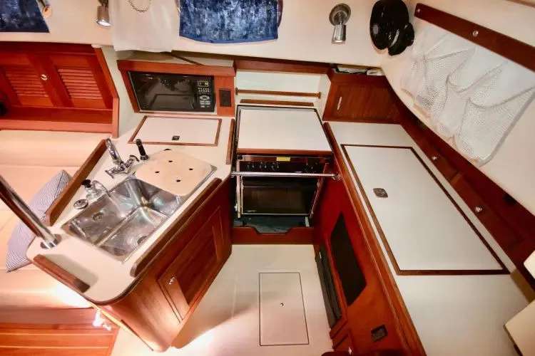 Slide: The Image of 2004 Island Packet 370 - Image 3 - 3