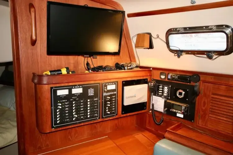 Slide: The Image of 2002 Island Packet 380 - Image 9 - 9