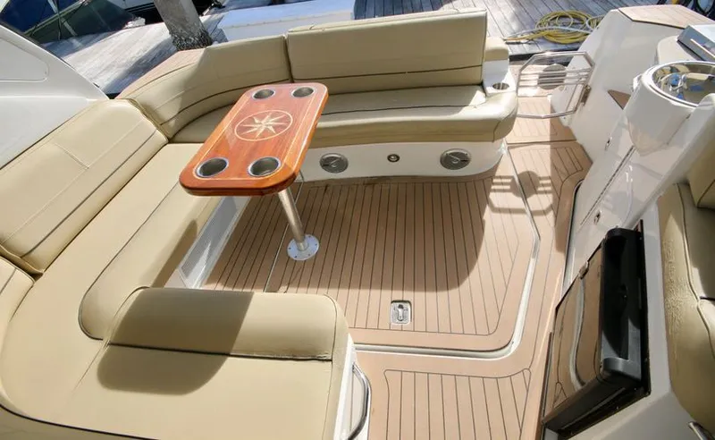 Slide: The Image of 2013 Cruisers Yachts 380 - Image 4 - 4