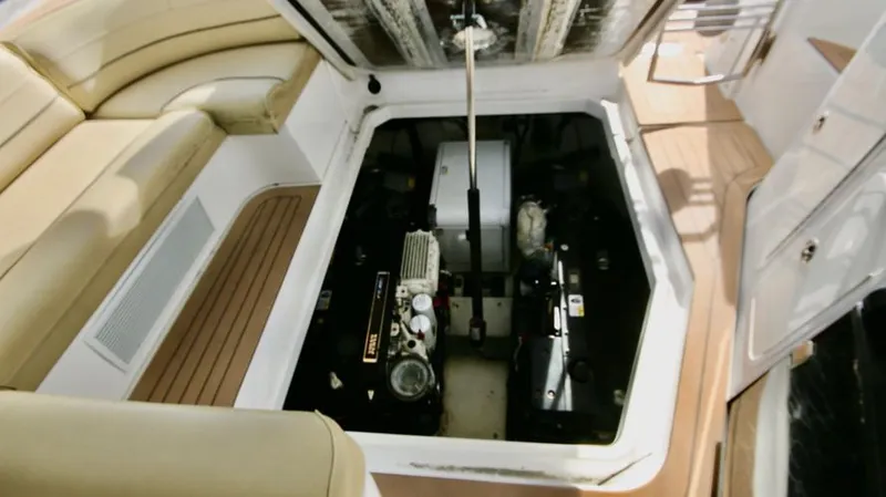 Slide: The Image of 2013 Cruisers Yachts 380 - Image 5 - 5