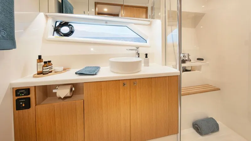 Slide: The Image of 2026 Riviera 585 Suv - Image 20 - 20