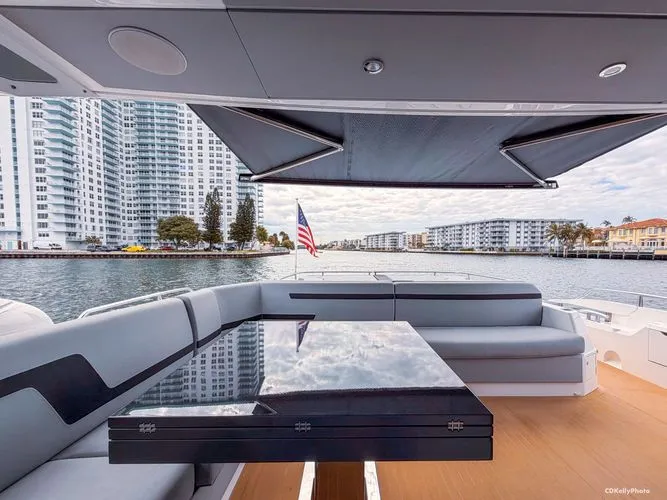 Slide: The Image of 2024 Sunseeker 75 Predator - Image 10 - 10