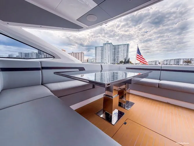 Slide: The Image of 2024 Sunseeker 75 Predator - Image 12 - 12