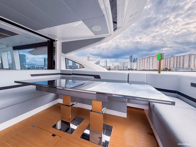 Slide: The Image of 2024 Sunseeker 75 Predator - Image 13 - 13