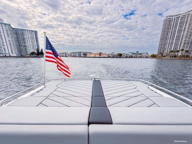 Slide: The Image of 2024 Sunseeker 75 Predator - Image 16 - 16