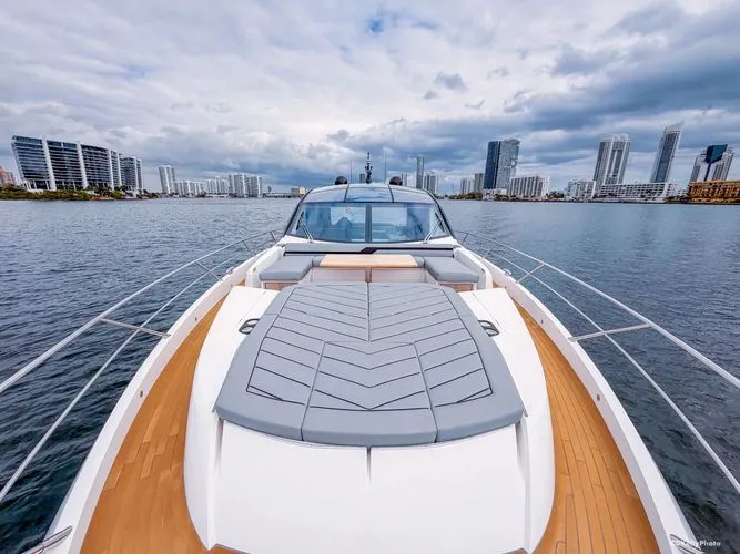 Slide: The Image of 2024 Sunseeker 75 Predator - Image 18 - 18