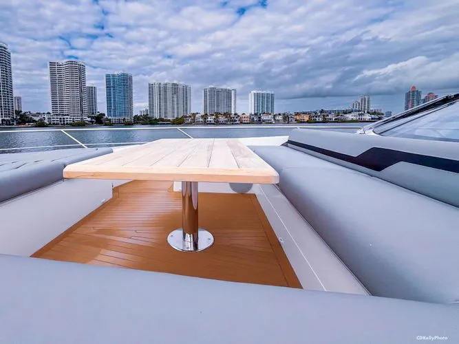 Slide: The Image of 2024 Sunseeker 75 Predator - Image 19 - 19