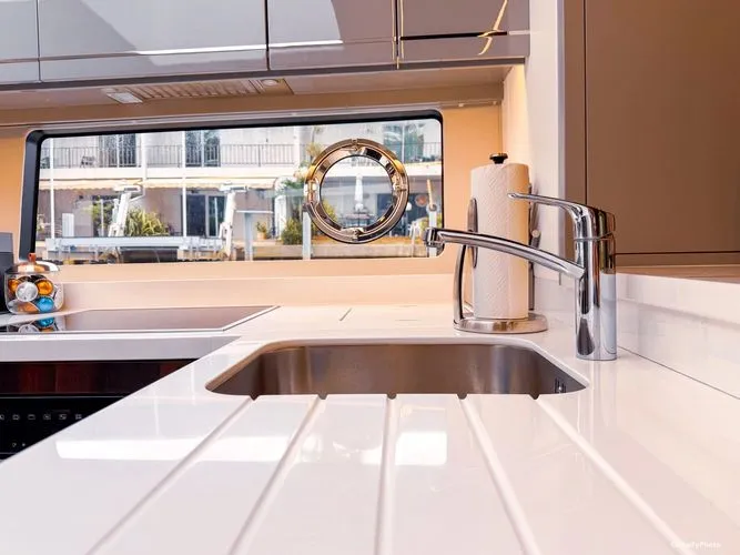 Slide: The Image of 2024 Sunseeker 75 Predator - Image 30 - 30