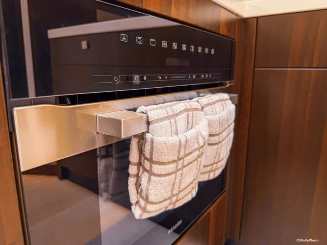 Slide: The Image of 2024 Sunseeker 75 Predator - Image 33 - 33