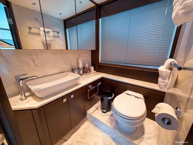 Slide: The Image of 2024 Sunseeker 75 Predator - Image 40 - 40