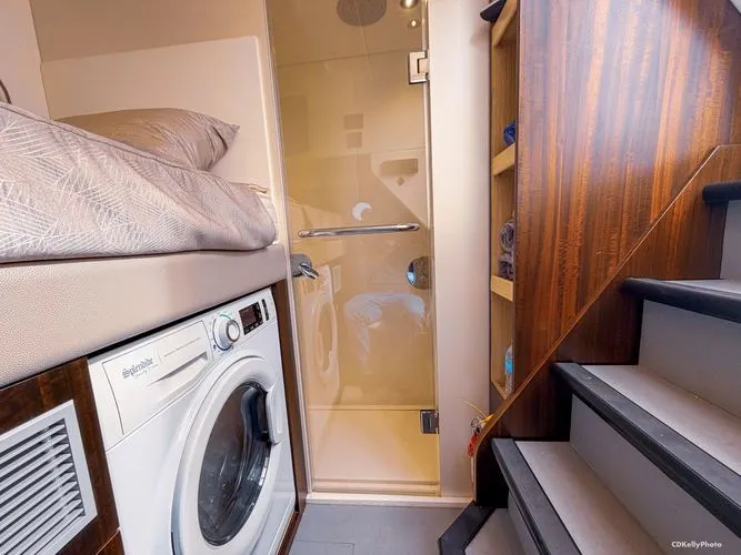 Slide: The Image of 2024 Sunseeker 75 Predator - Image 45 - 45