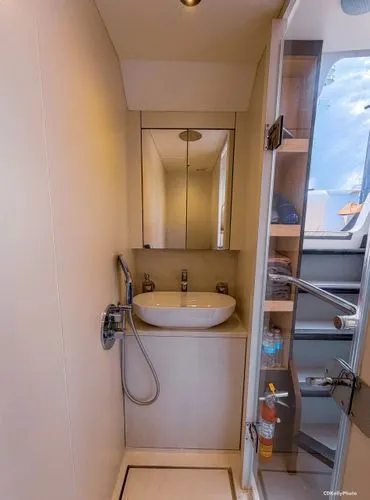 Slide: The Image of 2024 Sunseeker 75 Predator - Image 46 - 46