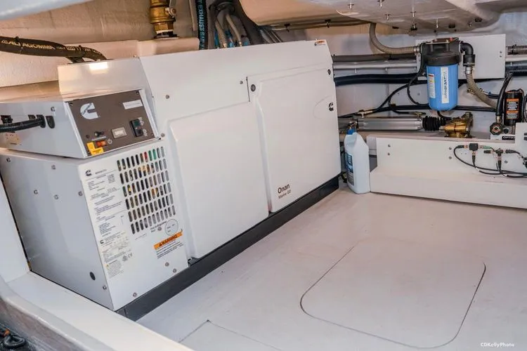 Slide: The Image of 2024 Sunseeker 75 Predator - Image 51 - 51