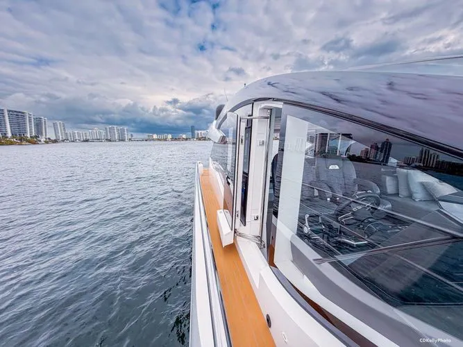 Slide: The Image of 2024 Sunseeker 75 Predator - Image 7 - 7