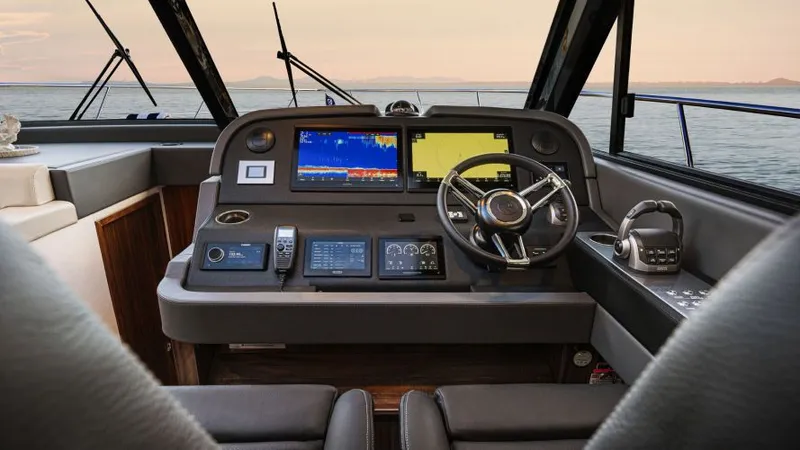 Slide: The Image of 2026 Riviera 465 Suv - Image 14 - 14