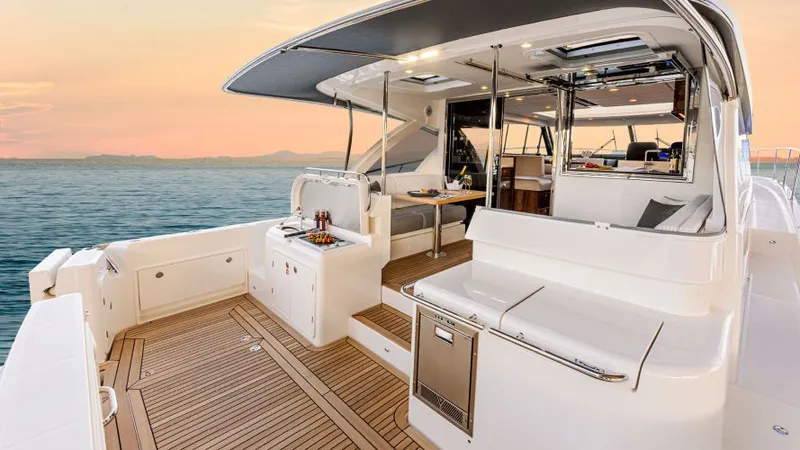 Slide: The Image of 2026 Riviera 465 Suv - Image 6 - 6