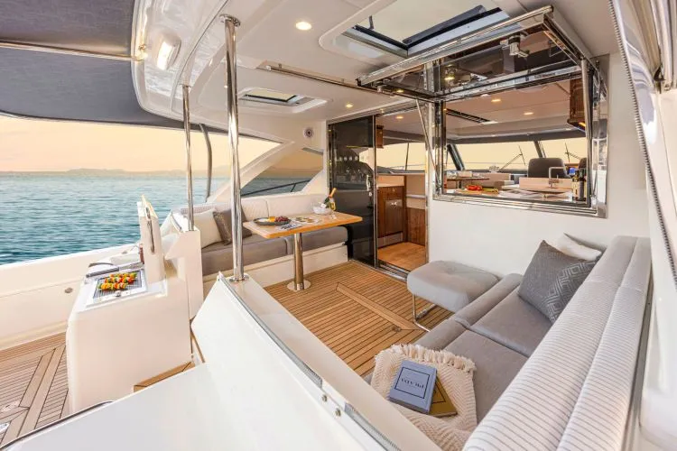 Slide: The Image of 2026 Riviera 465 Suv - Image 7 - 7