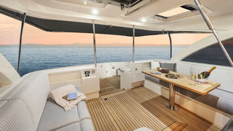 Slide: The Image of 2026 Riviera 465 Suv - Image 8 - 8