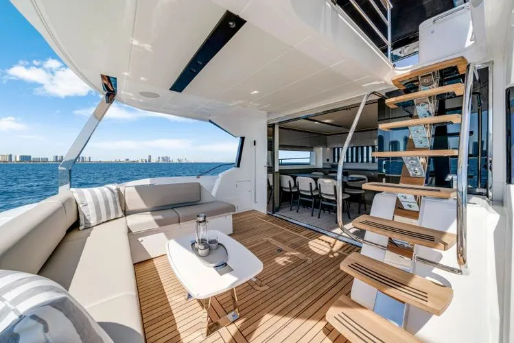 Slide: The Image of 2026 Sunseeker Manhattan 68 (2025) - Image 10 - 10