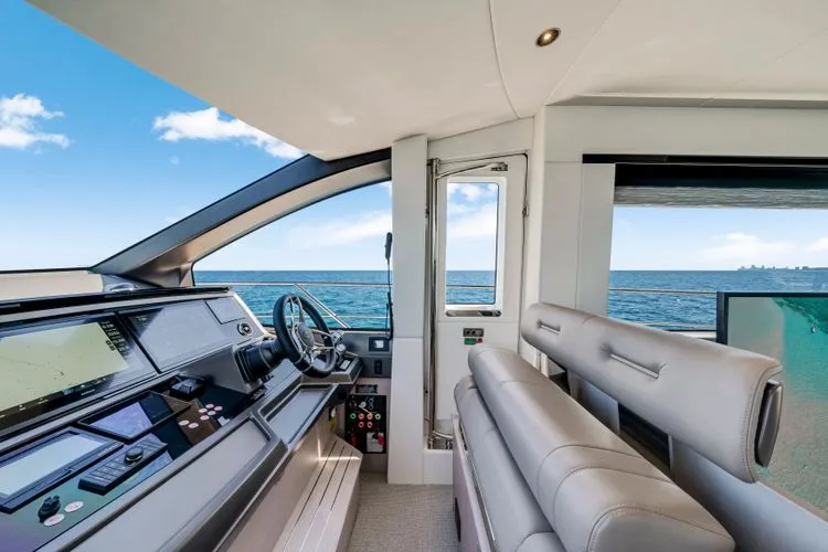 Slide: The Image of 2026 Sunseeker Manhattan 68 (2025) - Image 24 - 24