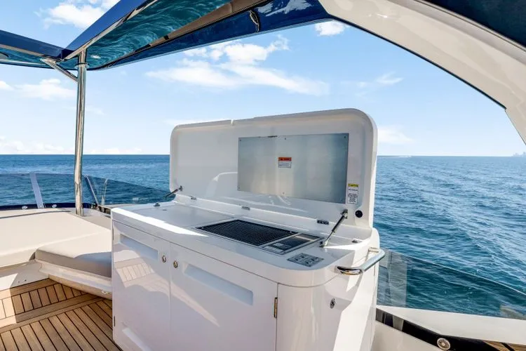 Slide: The Image of 2026 Sunseeker Manhattan 68 (2025) - Image 39 - 39