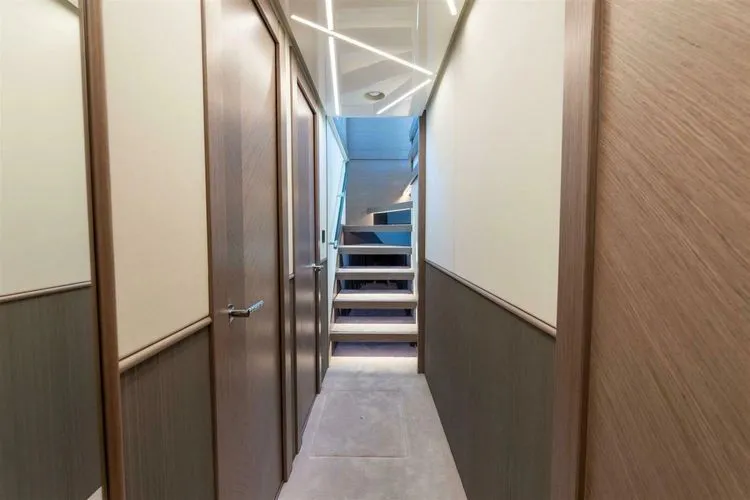 Slide: The Image of 2026 Sunseeker 90 Ocean Enclosed - Image 29 - 29