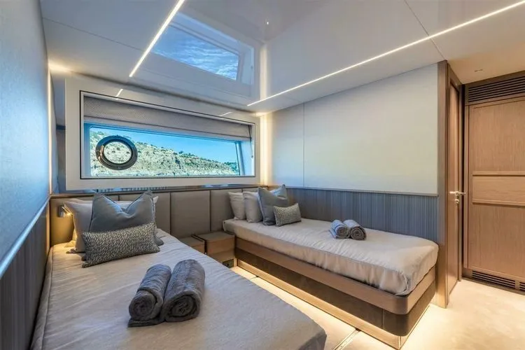Slide: The Image of 2026 Sunseeker 90 Ocean Enclosed - Image 32 - 32