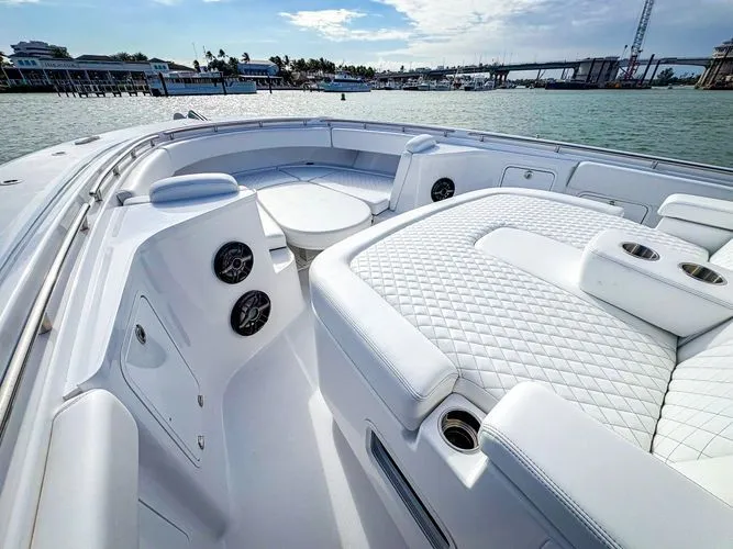 Slide: The Image of 2025 Hcb 48 Campeon - Image 27 - 27