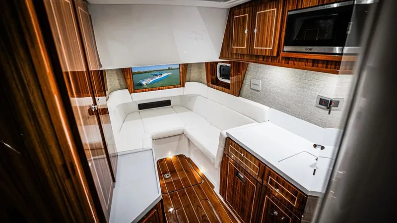 Slide: The Image of 2025 Hcb 48 Campeon - Image 33 - 33