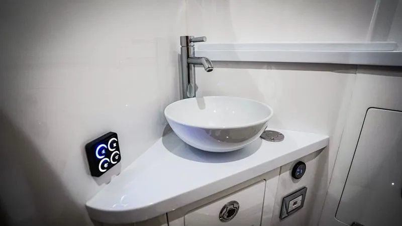 Slide: The Image of 2025 Hcb 48 Campeon - Image 37 - 37