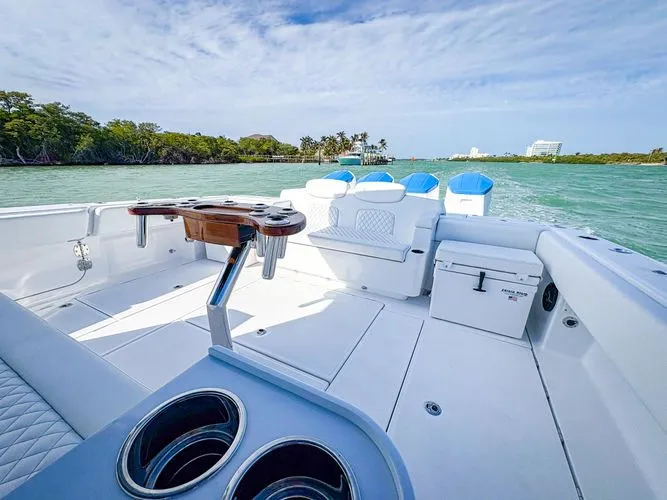 Slide: The Image of 2025 Hcb 48 Campeon - Image 7 - 7