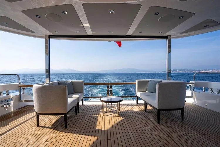 Slide: The Image of 2026 Sunseeker 88 Yacht - Image 5 - 5