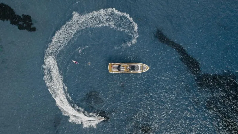 Slide: The Image of 2026 Sunseeker 65 Sport Yacht - Image 6 - 6