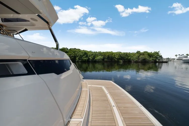 Slide: The Image of 2026 Sunseeker Manhattan 68 (2025) - Image 12 - 12