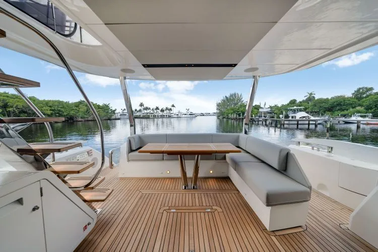 Slide: The Image of 2026 Sunseeker Manhattan 68 (2025) - Image 16 - 16