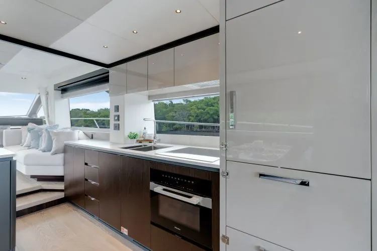 Slide: The Image of 2026 Sunseeker Manhattan 68 (2025) - Image 24 - 24