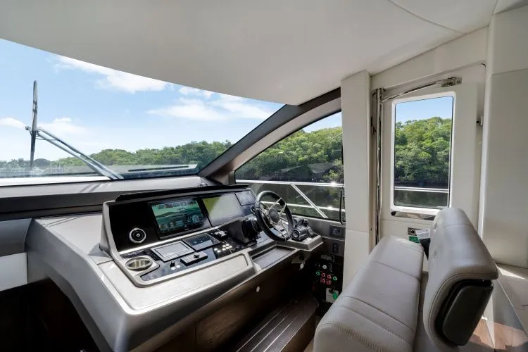 Slide: The Image of 2026 Sunseeker Manhattan 68 (2025) - Image 31 - 31