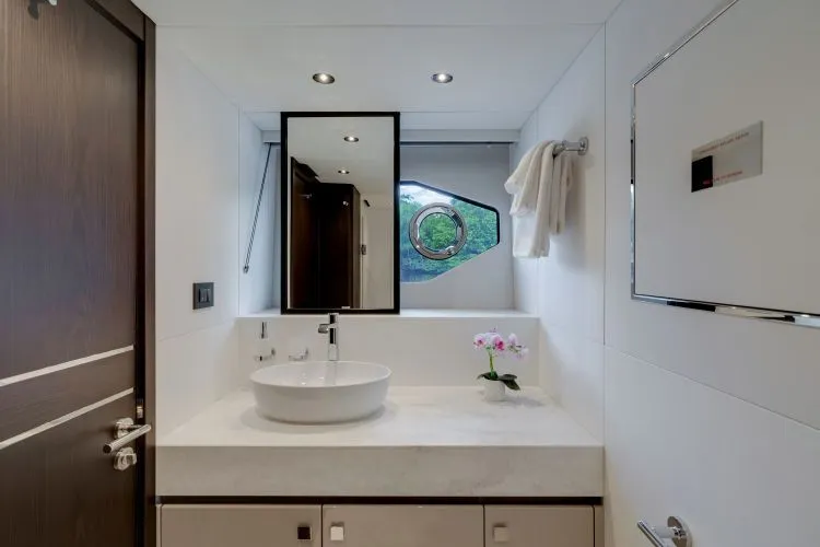 Slide: The Image of 2026 Sunseeker Manhattan 68 (2025) - Image 46 - 46