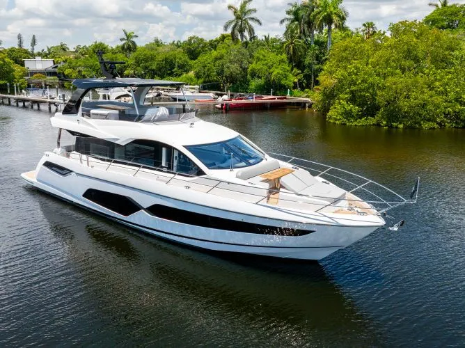 Slide: The Image of 2026 Sunseeker Manhattan 68 (2025) - Image 6 - 6