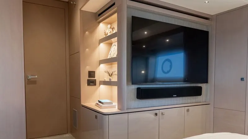 Slide: The Image of 2027 Sunseeker Manhattan 56 - Image 18 - 18