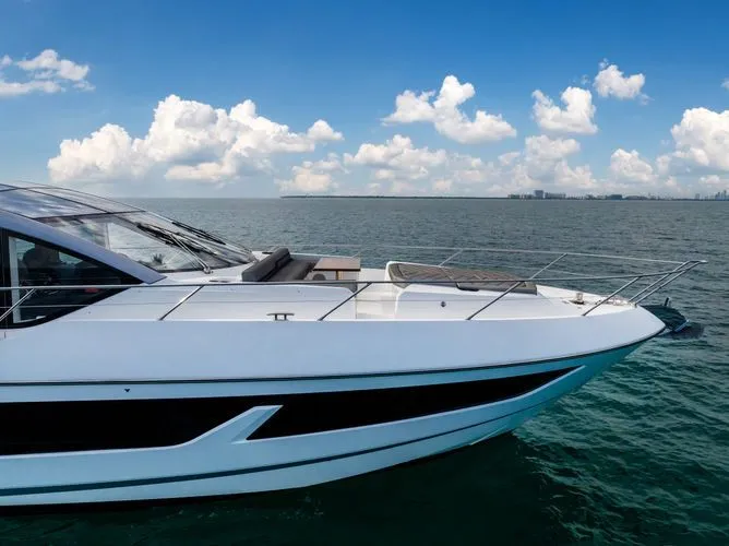 Slide: The Image of 2022 Sunseeker Predator 74 - Image 8 - 8
