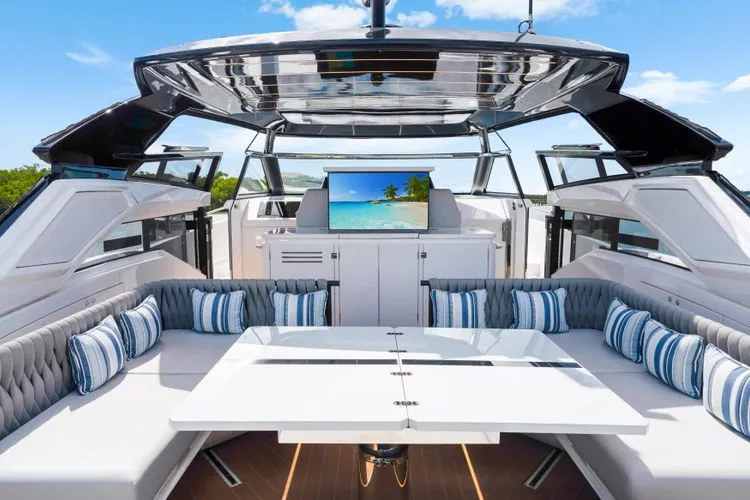 Slide: The Image of 2023 Sunseeker Superhawk 55 - Image 11 - 11