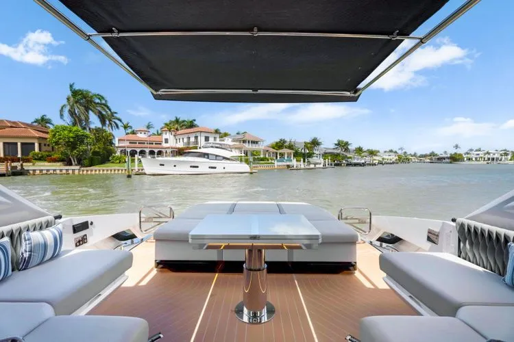 Slide: The Image of 2023 Sunseeker Superhawk 55 - Image 12 - 12