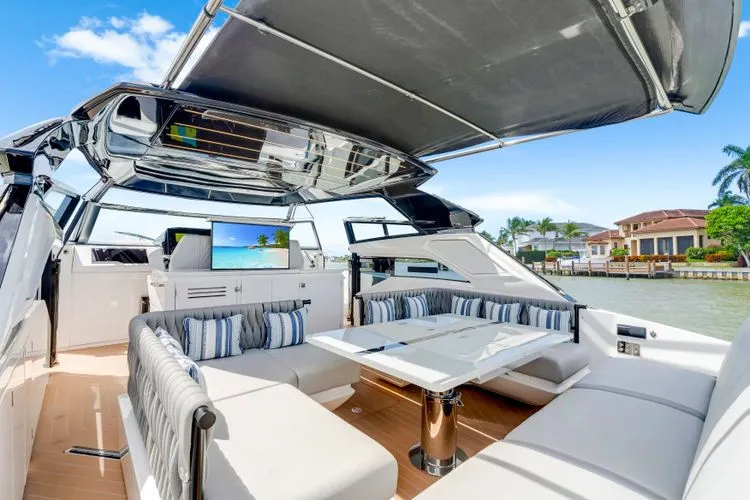 Slide: The Image of 2023 Sunseeker Superhawk 55 - Image 14 - 14