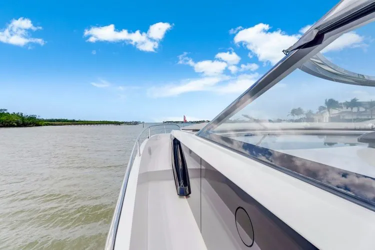 Slide: The Image of 2023 Sunseeker Superhawk 55 - Image 21 - 21