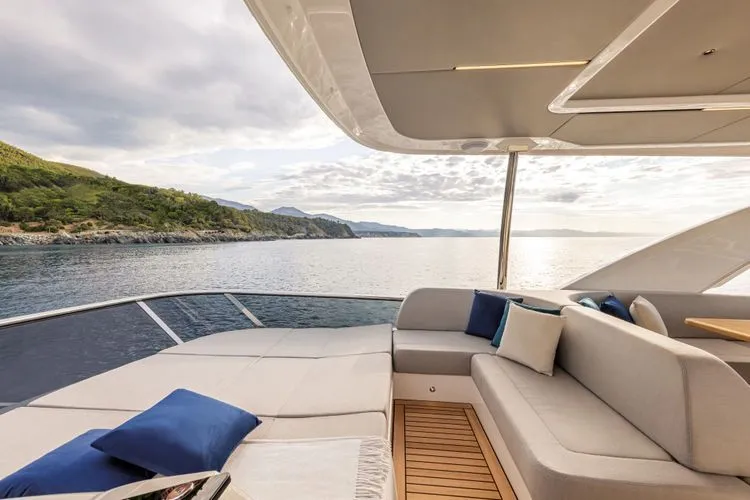 Slide: The Image of 2027 Absolute 60 Fly - Image 14 - 14