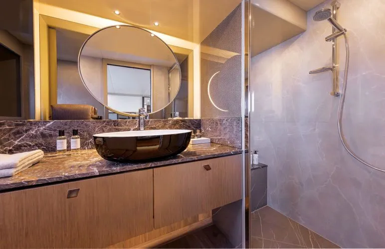 Slide: The Image of 2027 Absolute 60 Fly - Image 31 - 31