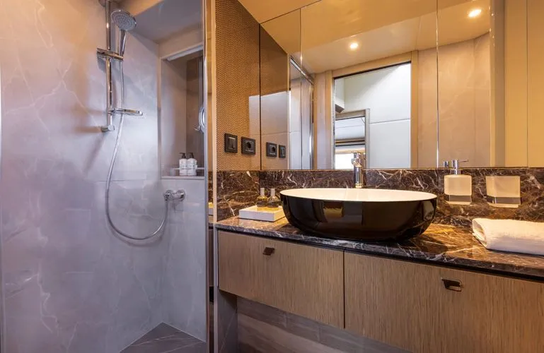 Slide: The Image of 2027 Absolute 60 Fly - Image 33 - 33