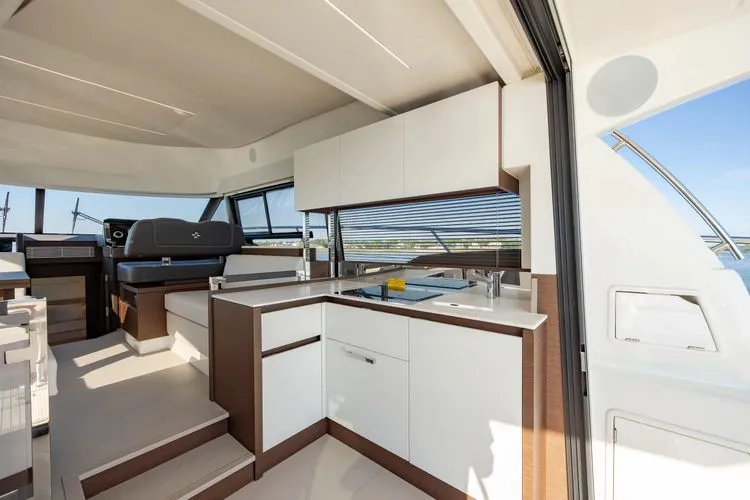 Slide: The Image of 2024 Prestige 460 - Image 24 - 24